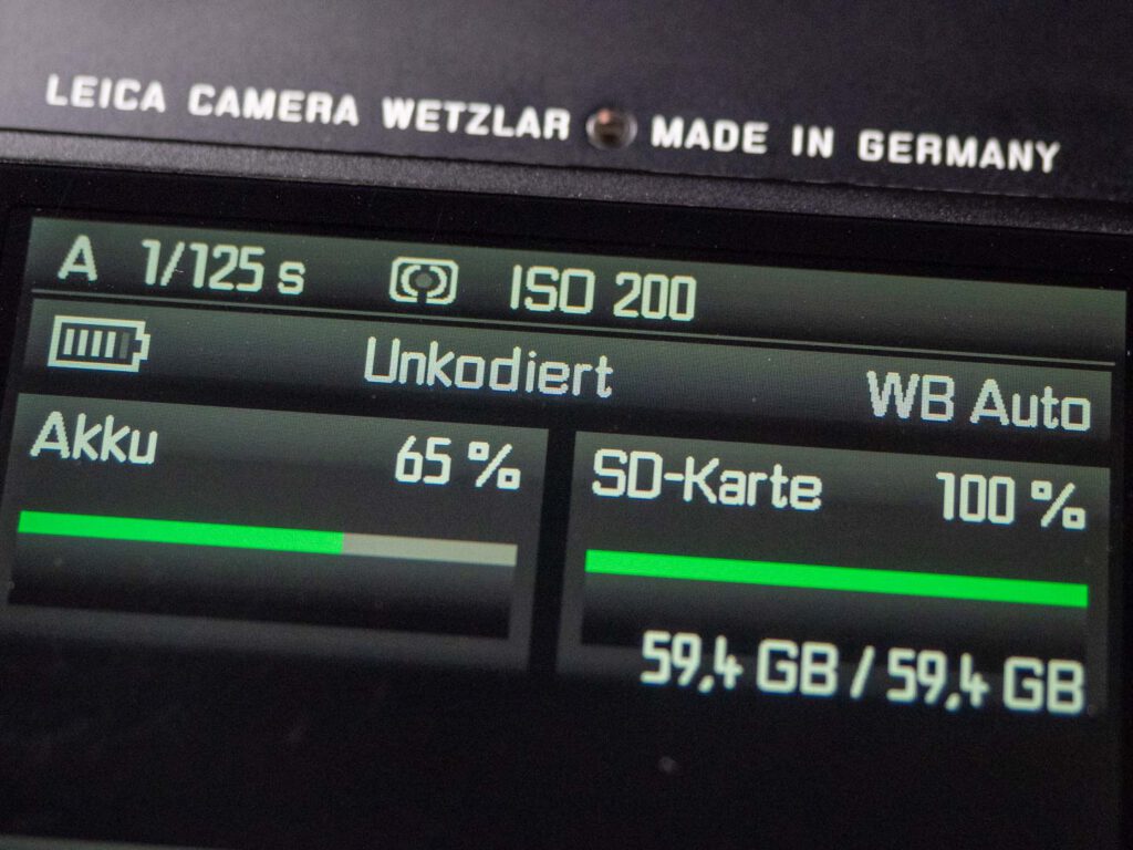 Bild zeigt Effekt von Ansetzen einer der Fremdobjektive für Leica an eine digitale M-Kamera